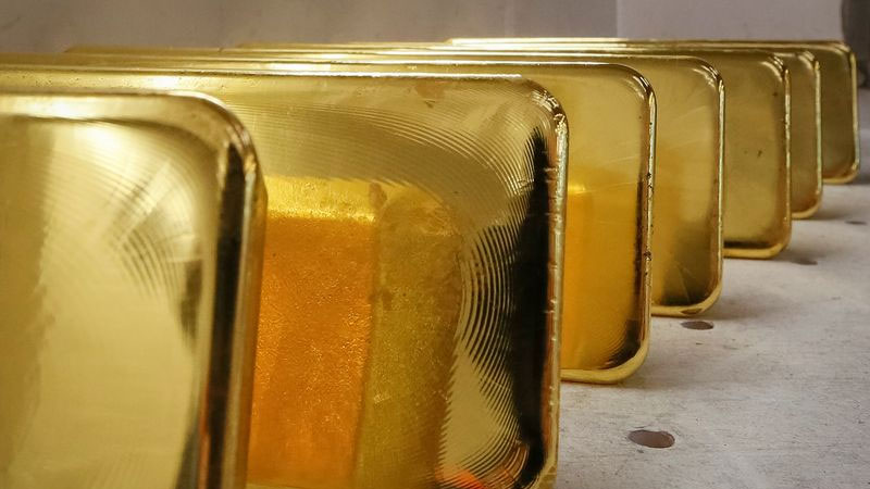 Gold prices edge higher, copper extends rally as Trump confirms 50% tariffs